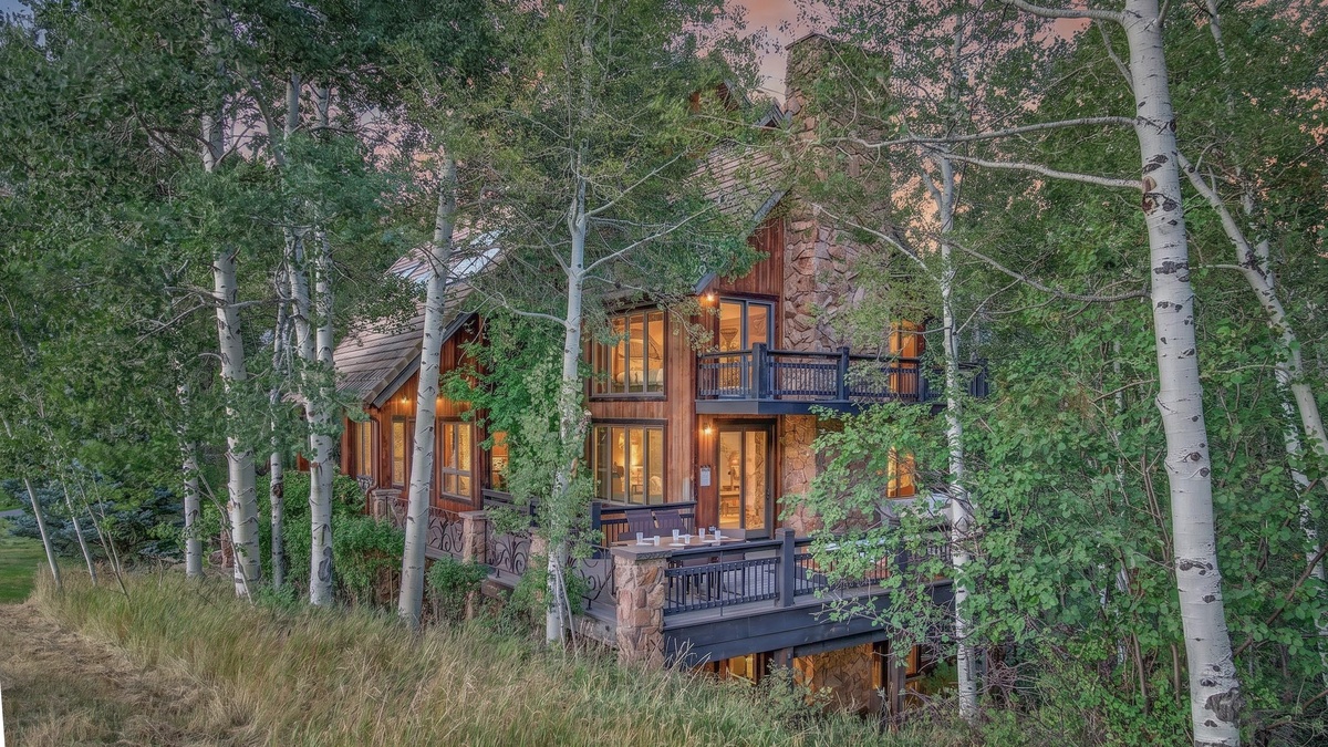 Exterior - Rear view from the golf course