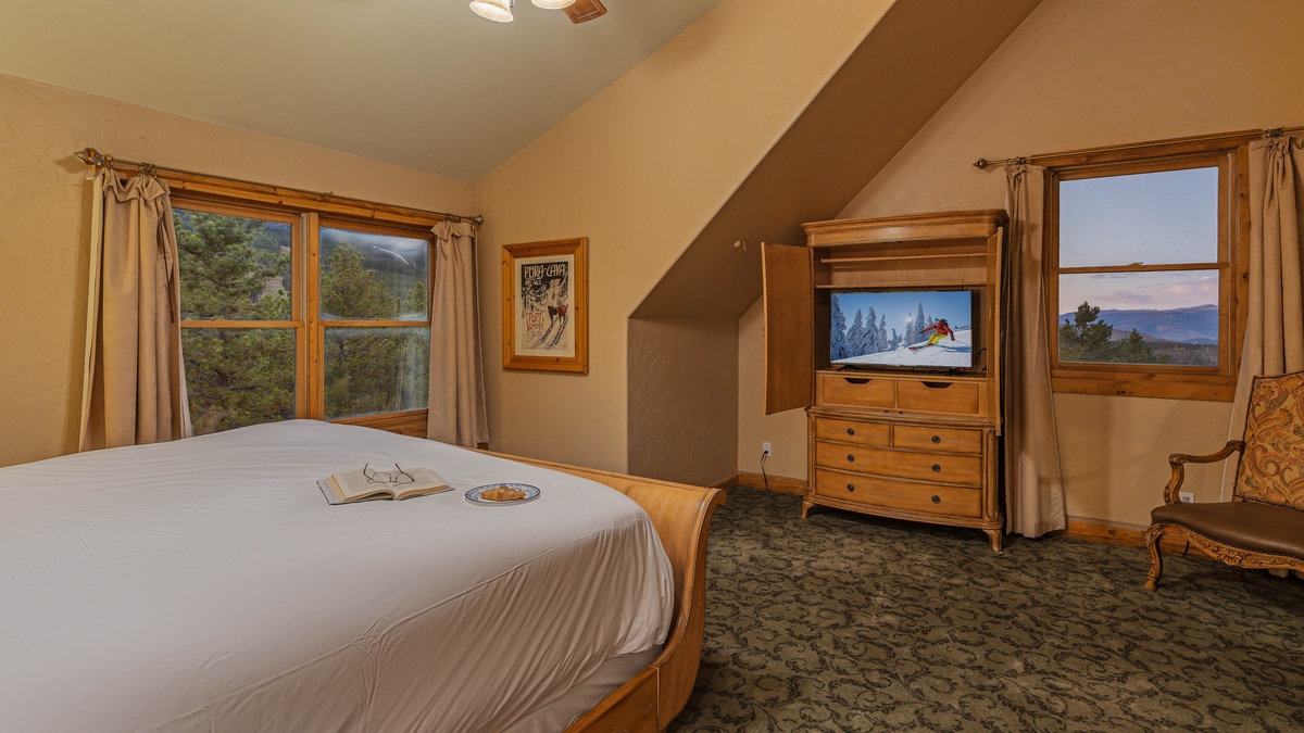 Bedroom 3, Upper level - Upper level king suite 2