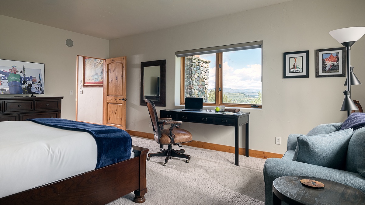 Bedroom 2, Lower Level - Queen bedroom with desk