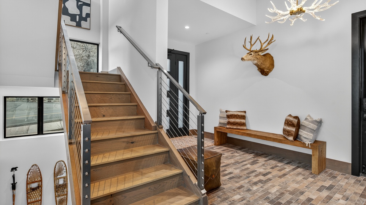 Entryway, Main Level