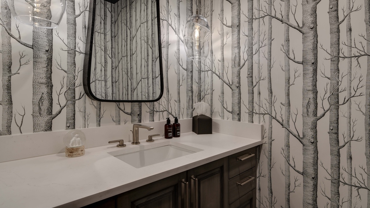 Main level powder bath