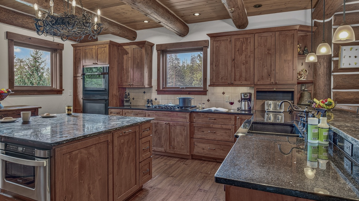 Kitchen, Main Level - Countertops with surrounding cabinetry