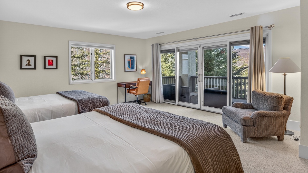 Bedroom 3, Upper Level - Junior suite