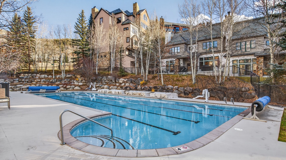 Highlands Lodge Community Amenity: Year-round pool