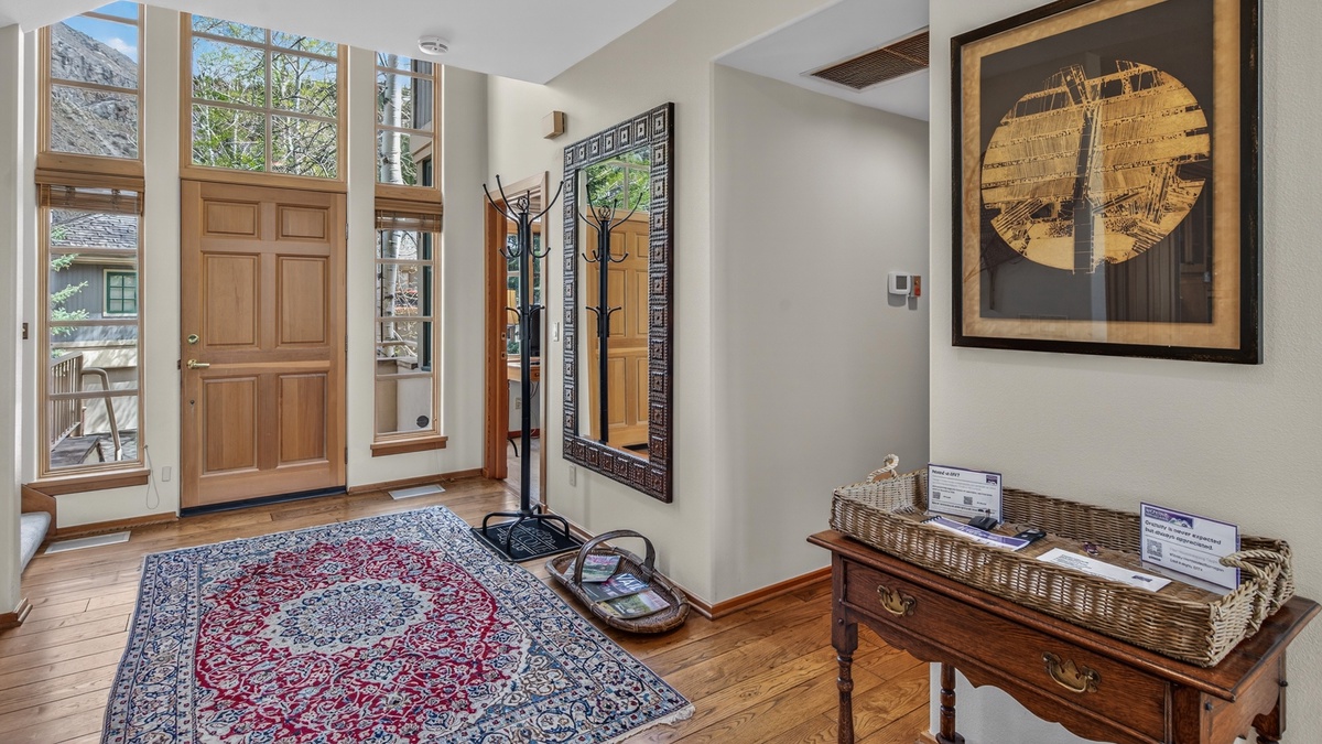 Entryway, Main Level