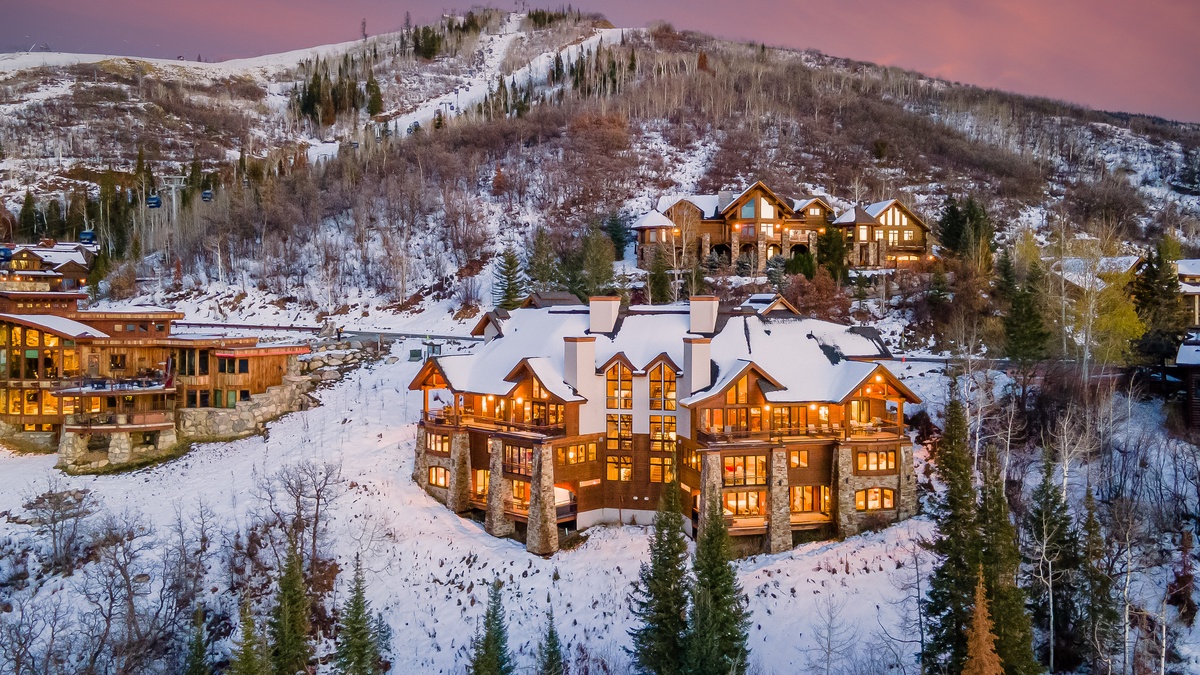 Falconhead Lodge with Steamboat Ski Resort