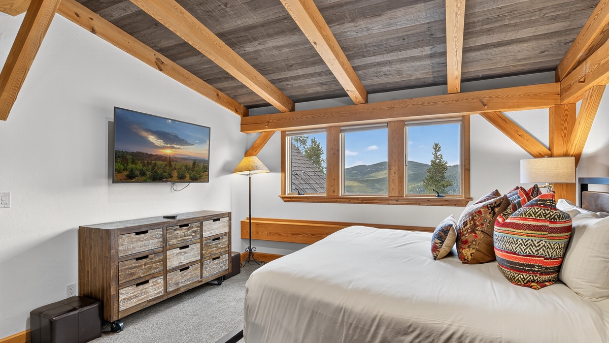 Bedroom 5, Upper Level - King Suite