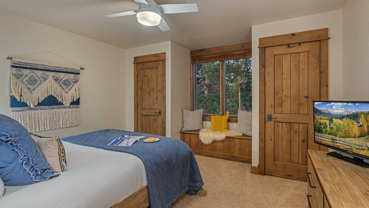 Bedroom 2, Upper Level - Queen suite on upper level