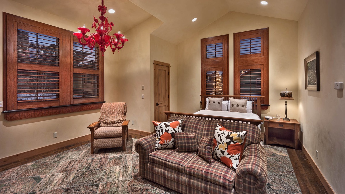 Bedroom 2, Upper Level - Queen suite with seating area