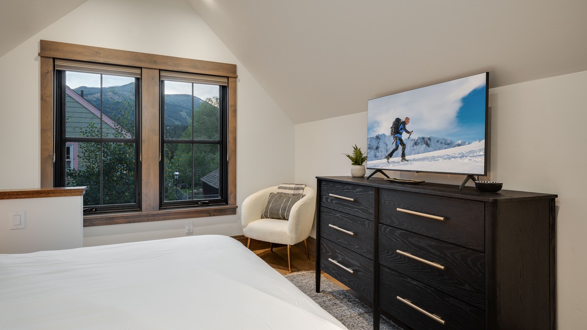 Bedroom 2, Upper Level - Queen suite on upper level with TV