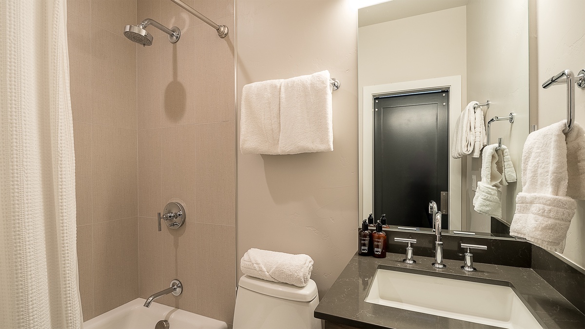 Bedroom 4, Lower Level - Ensuite