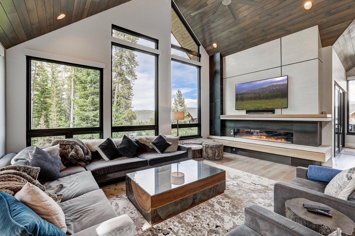 Great Room, Main Level
