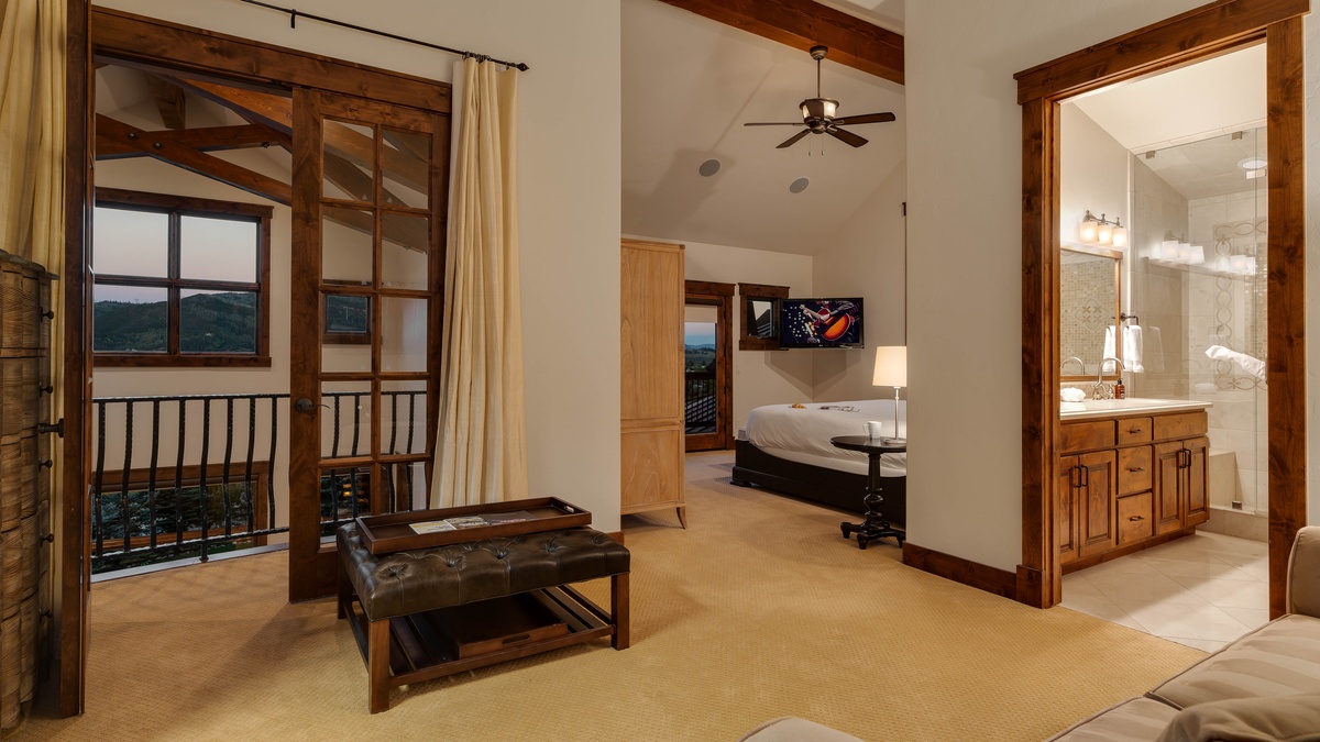 Bedroom 2, Upper Level - King suite