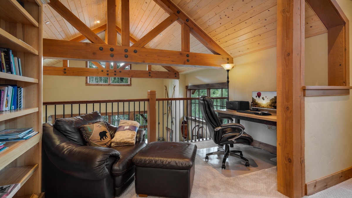 Office/Study in upper loft