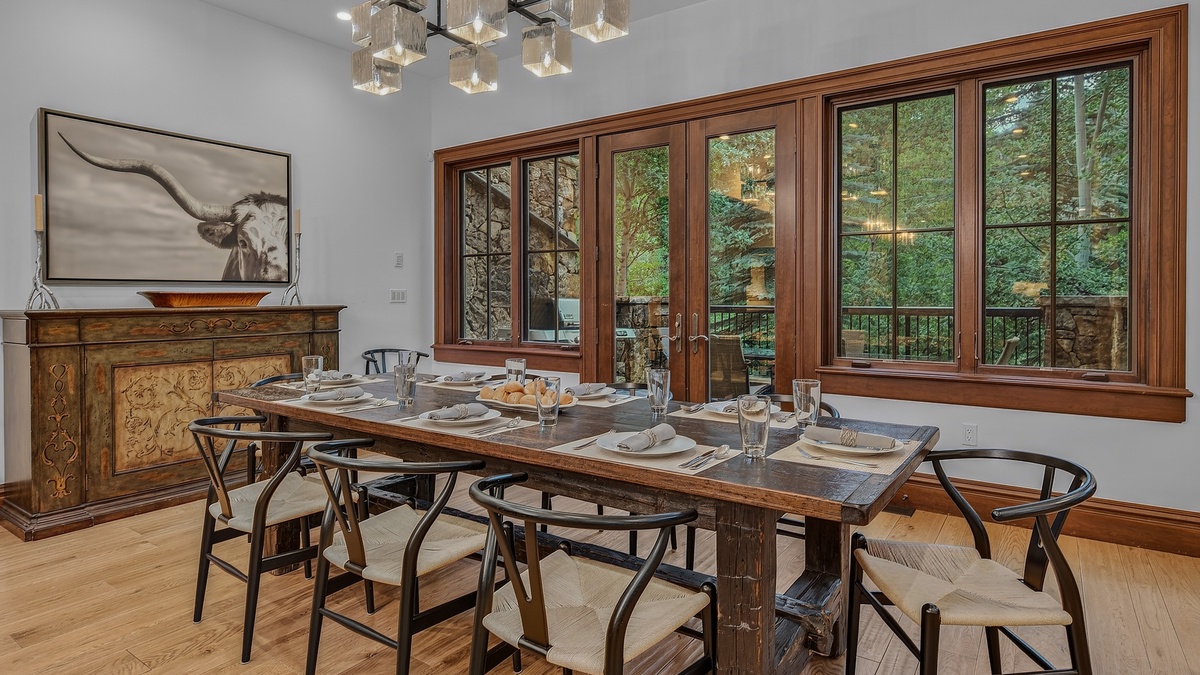 Dining Area, Main Level - Table with seating for eight