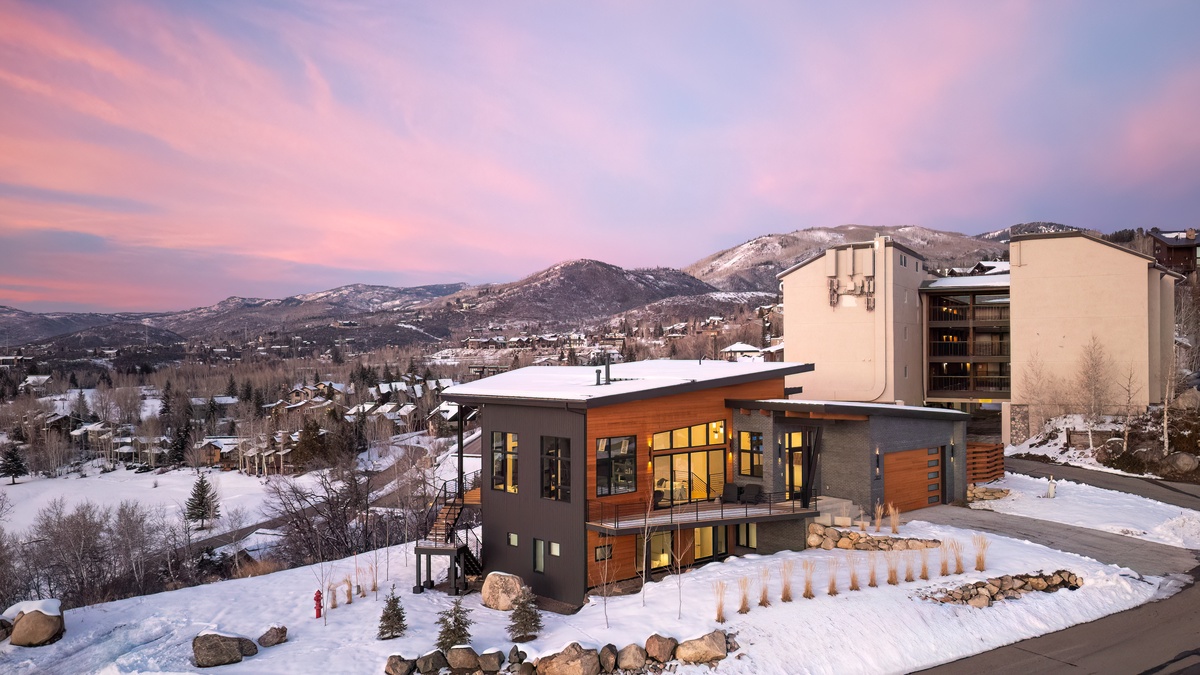 Winter Exterior - Snowy peaks and sunset alpine views