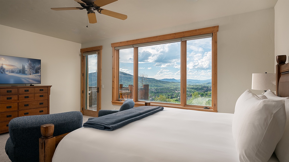 Bedroom 1, Main Level - Primary king bedroom with mountain views