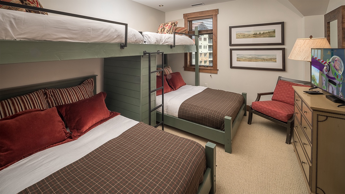 Bedroom 4, Main Level - Two twin-over-full bunks