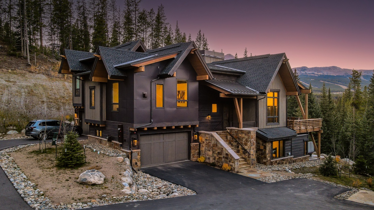 Retiro Del Rio front exterior