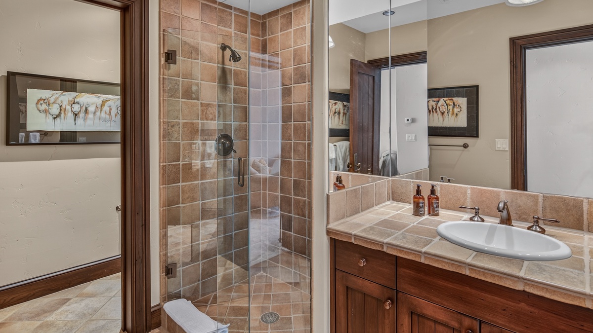 Bedroom 3, Lower Level - Ensuite bathroom with walk in shower