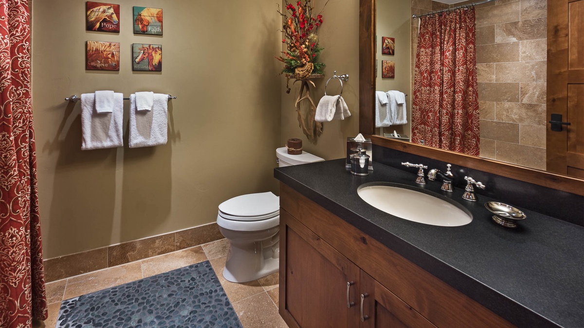 Bedroom 3, Main Level - Ensuite with shower