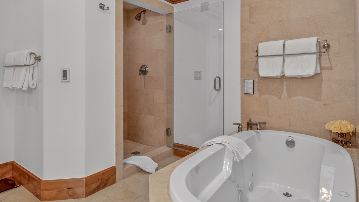 Bedroom 1, Main Level - Jacuzzi tub and steam shower