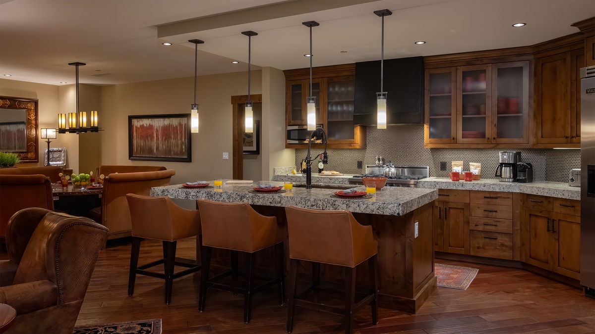 Kitchen, Main Level - Island with seating