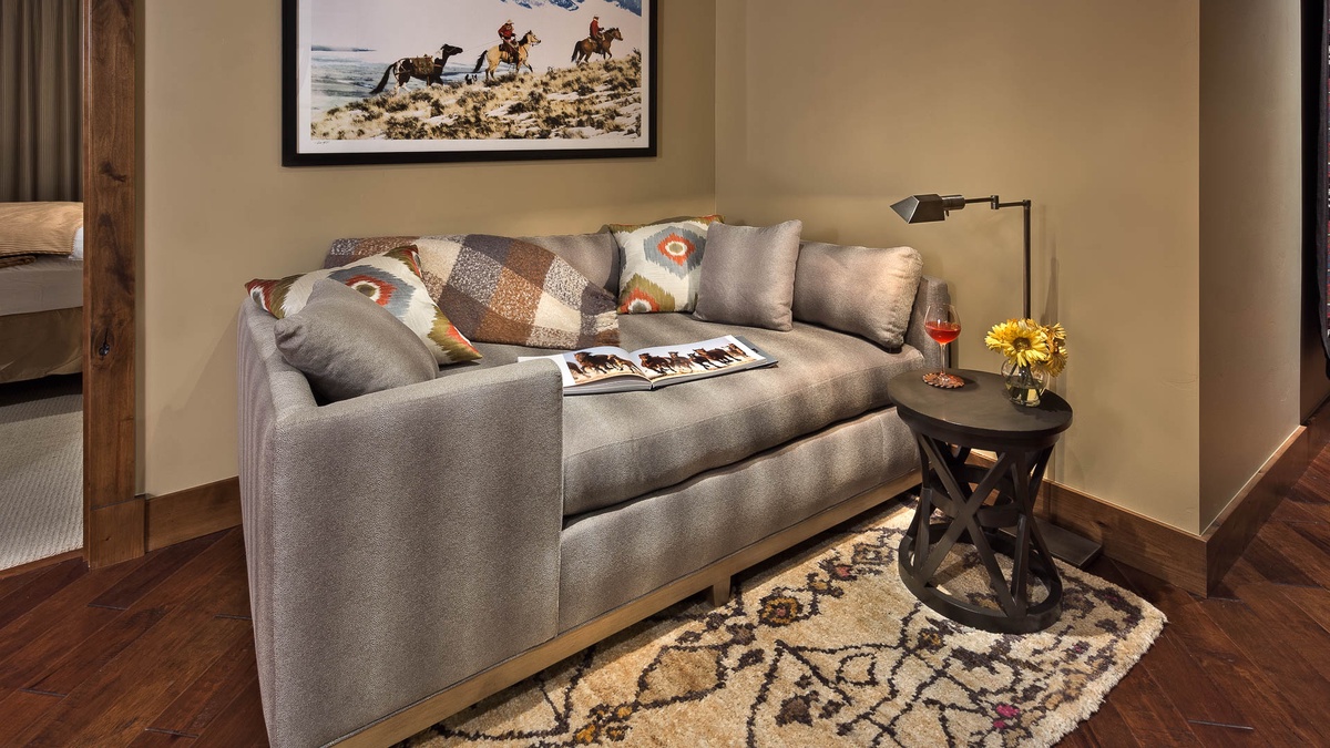 Nook, Main Level - Cozy seating area