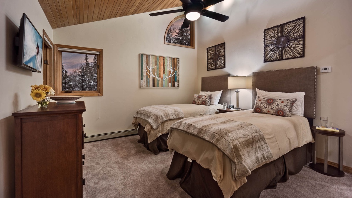 Upper Split King Bedroom 2, shown with 2 XL twins