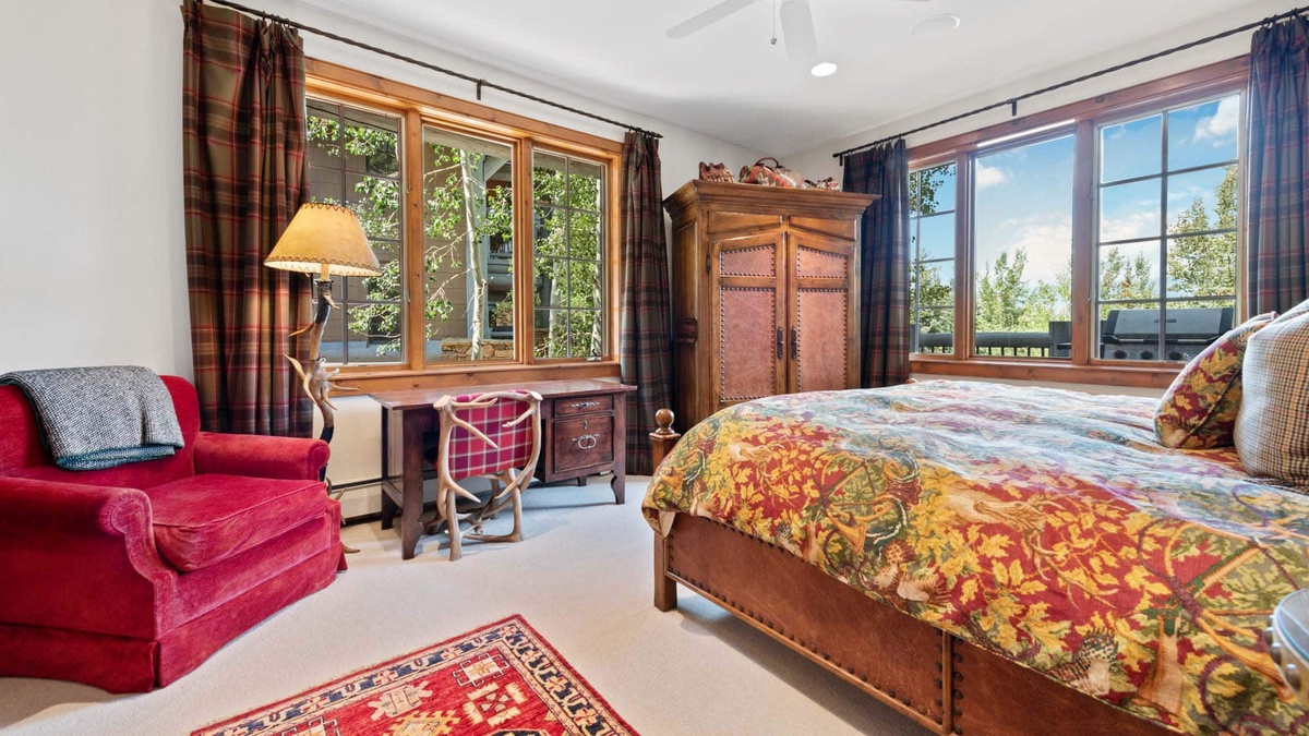 Bedroom 1 - Primary Bedroom