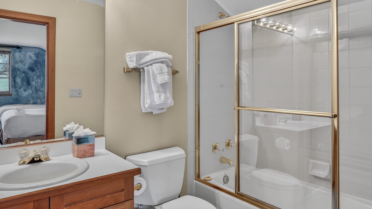 Bedroom 3, Upper Level - Ensuite with tub shower combo