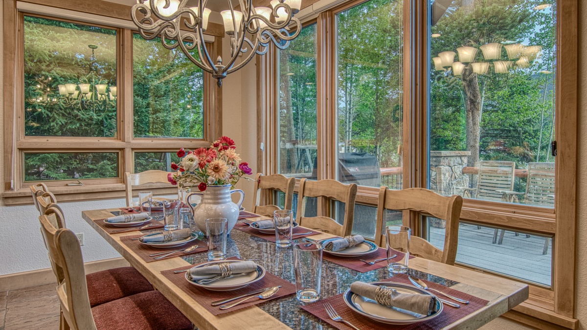 Dining Area, Main Level