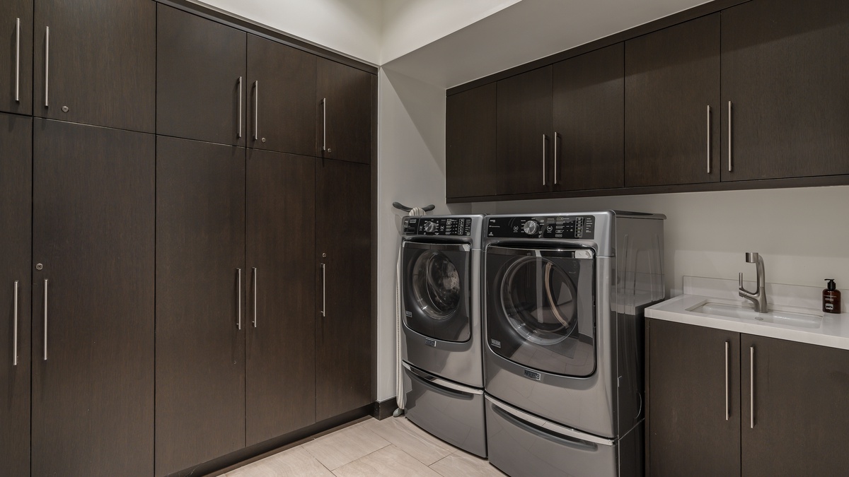 Laundry/mudroom on main level