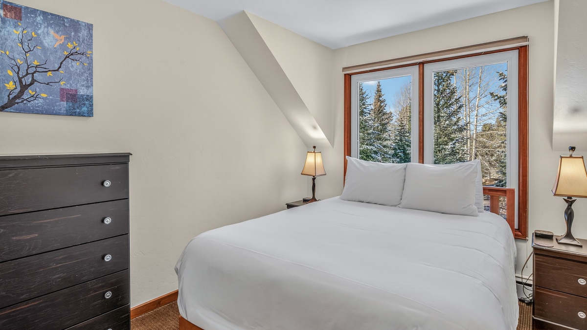 Bedroom 2, Upper Level - Queen bed