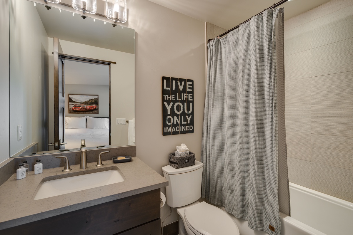 Bedroom 4, Lower Level - Queen ensuite on lower level