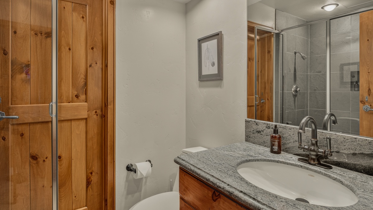 Shared Bathroom, Main Level