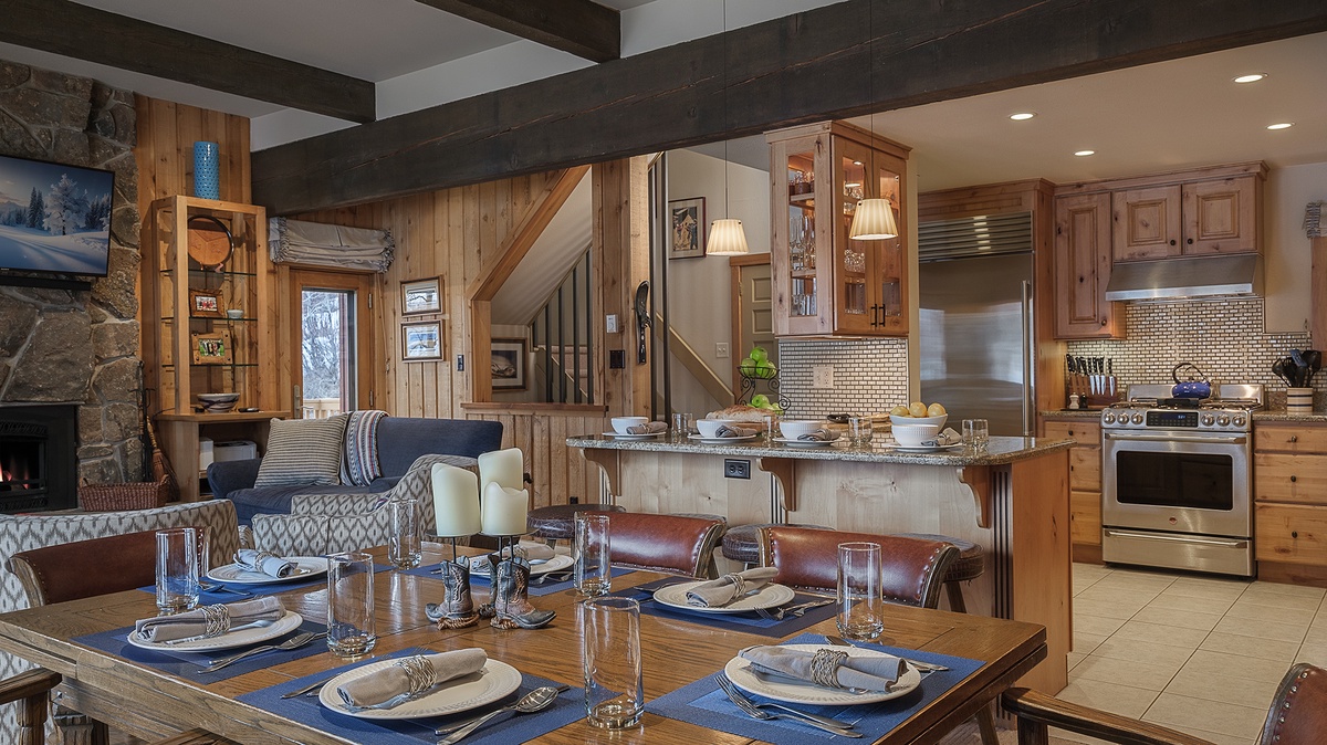 Dining Area, Main Level