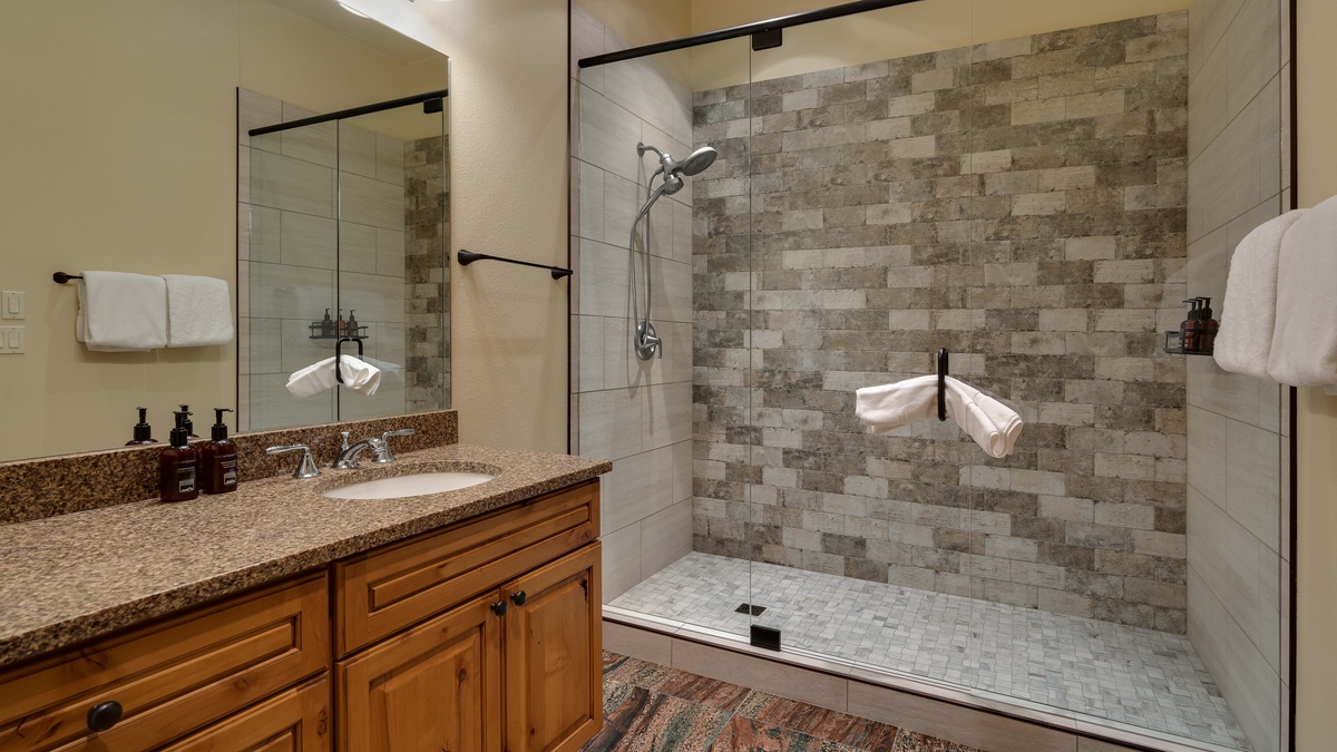 Bedroom 7, Lower Level - Ensuite