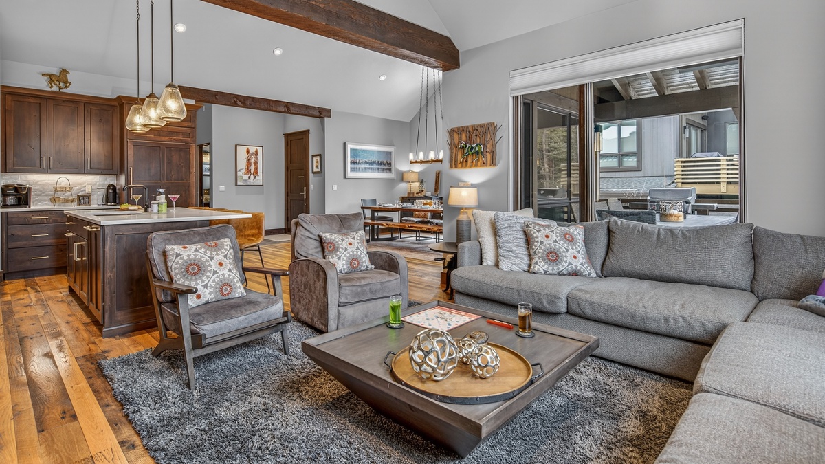 Living Area, Main Level