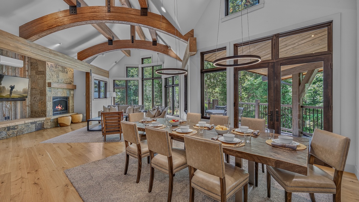Dining Area, Upper Level - Table beside windows