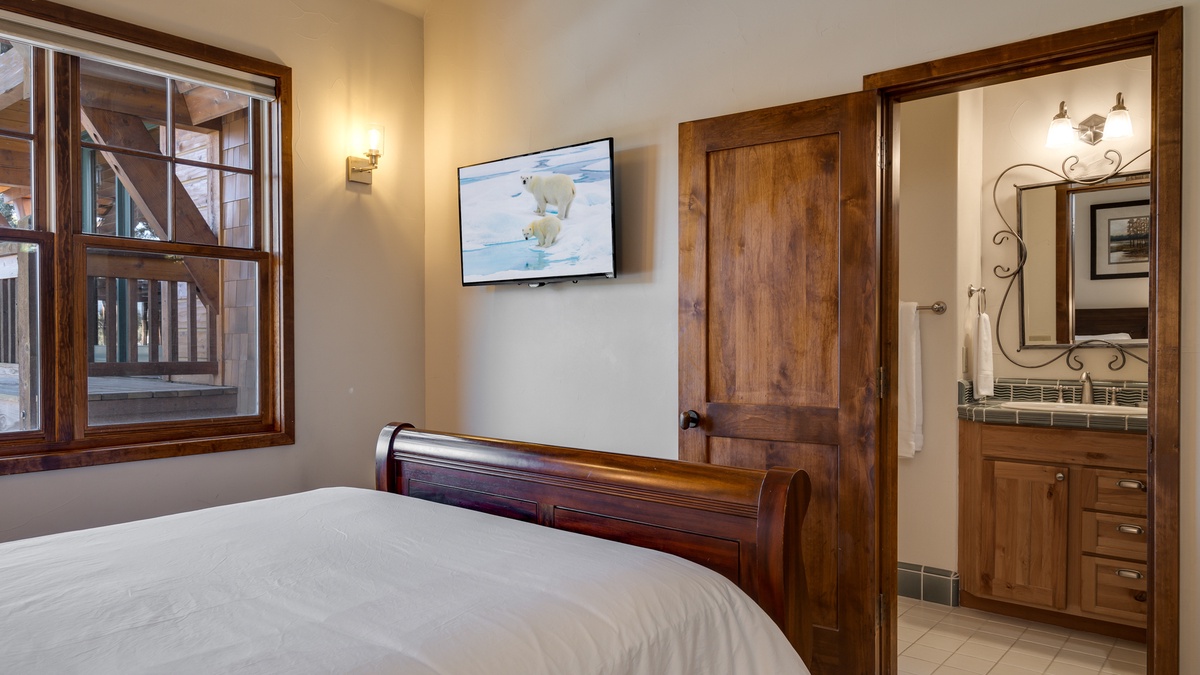 Bedroom 6, Upper Level - Queen suite on upper level