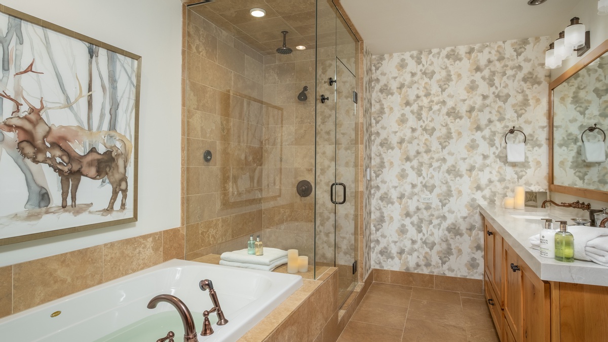 Bedroom 1, Main Level - Primary ensuite