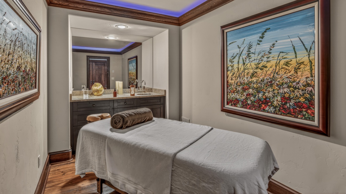 Massage Room, Lower Level - Massage table for relaxation