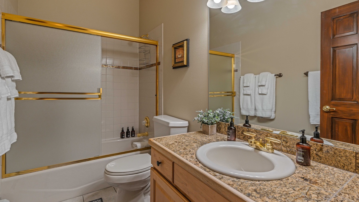 Bedroom 3, Main Level - Queen ensuite on main level