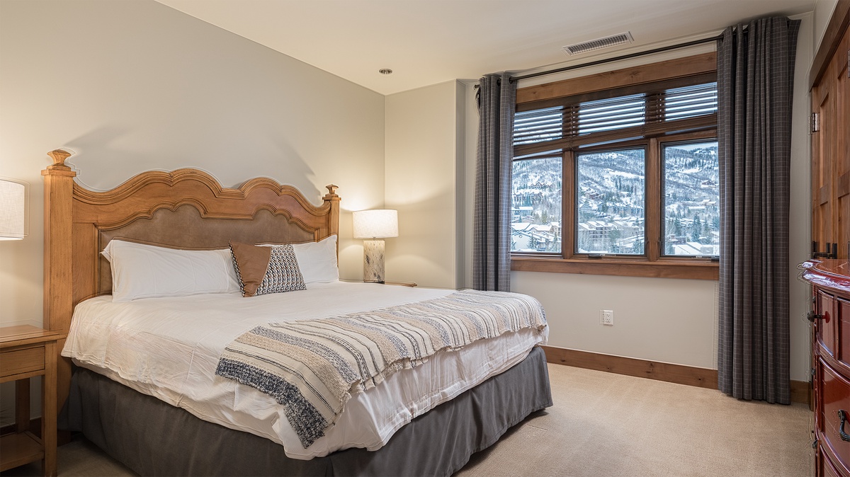 Bedroom 3, Main Level - King suite