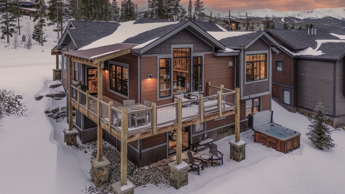 Welcome to Cherrybrook Chalet!
