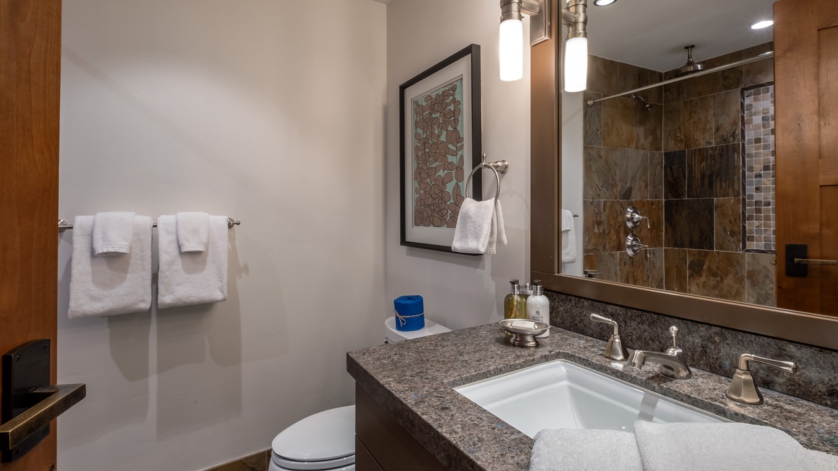 Bedroom 2, Main Level - Ensuite