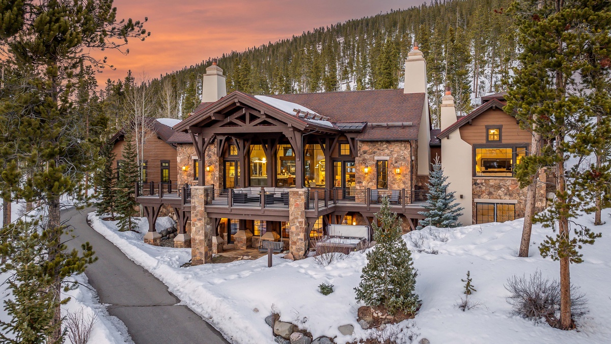 Welcome to the newly renovated Switchback Lodge