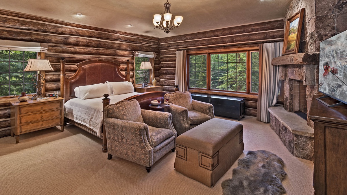 Bedroom 1, Main Level - King suite