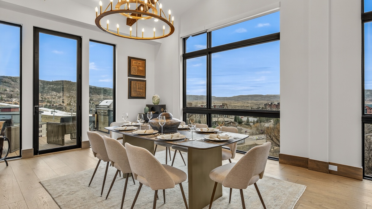 Dining Area, Upper Level - Nocturne View